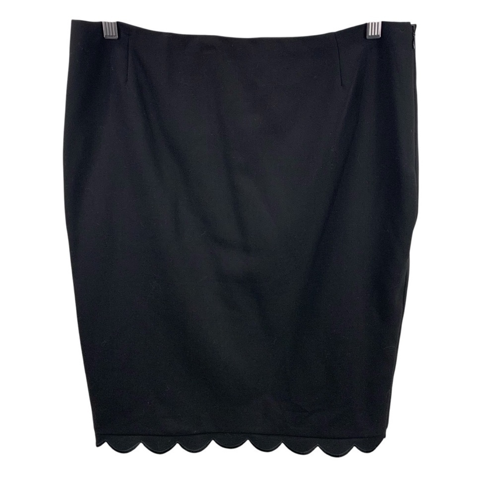 Escada Black Virgin Wool Pencil Skirt Scalloped Embroidered Hem EU 40 / US M